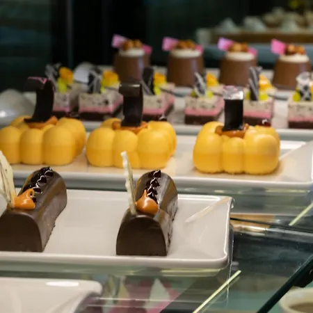 Seaden Quality & Ultra 5* Side