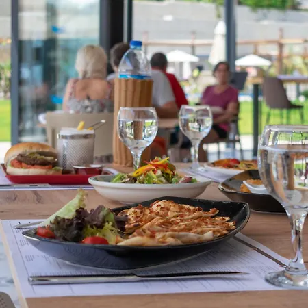 Seaden Quality & Ultra 5* Side