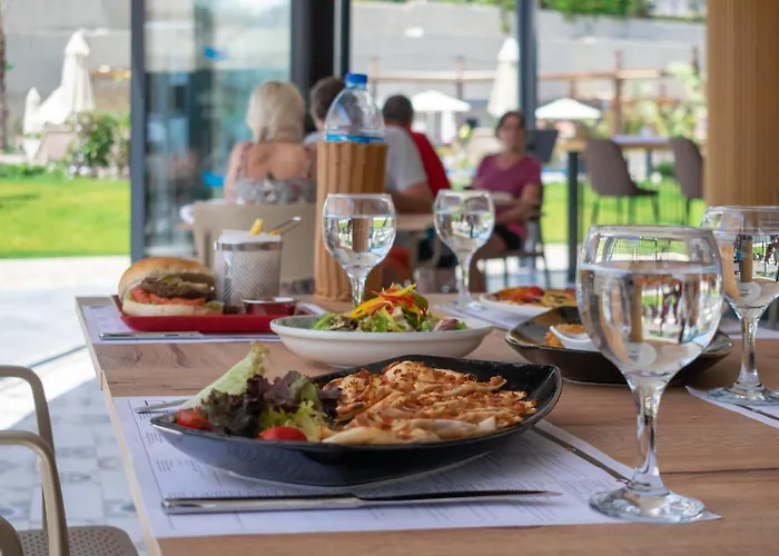 Seaden Quality & Ultra 5* Side